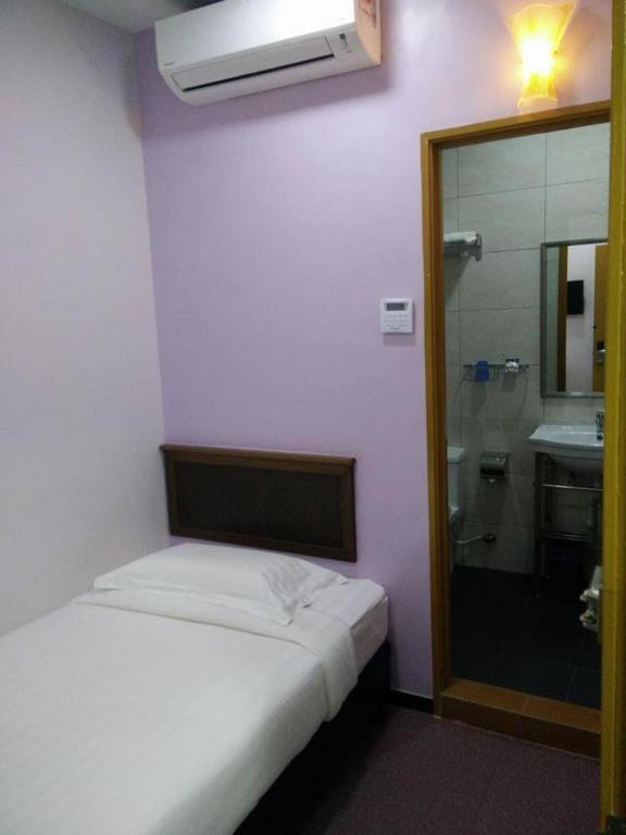 Id Hotel Yayasan Segamat Exterior foto