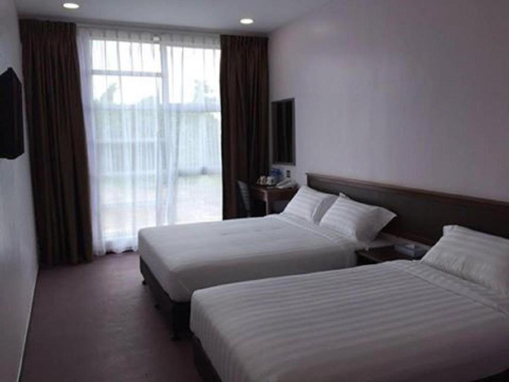 Id Hotel Yayasan Segamat Exterior foto