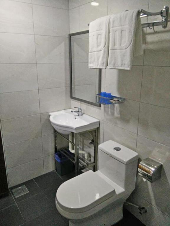 Id Hotel Yayasan Segamat Exterior foto