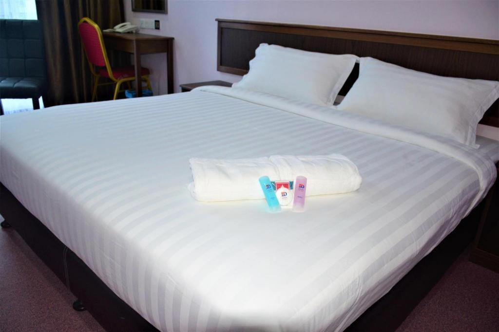 Id Hotel Yayasan Segamat Exterior foto